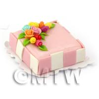 Dolls House Miniature Square Pink Topped Rose Cake 
