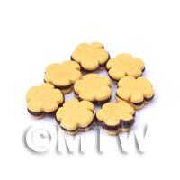 1/12th scale - Dolls House Miniature Flower Shaped Chocolate Cream Biscuit