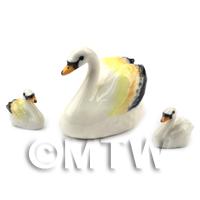 1/12th scale - Dolls House Miniature Fine Ceramic Coloured Swan And 2 Signets