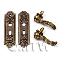DHM Antique Brass Victorian Lever Handle And Plate Set