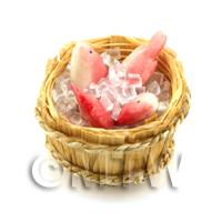 4 Dolls House Miniature Fish With Ice In A Basket (FSHB02)