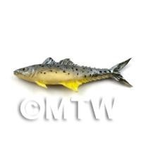 1/12th scale - Dolls House Miniature Silver and Yellow Fish 