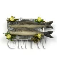 2 Dolls House Miniature Grey and White Fish  (FSHT10)