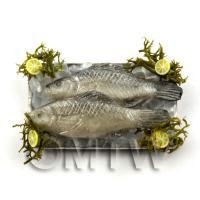 2 Dolls House Miniature Silver Fish on a Tray (FSHT20)