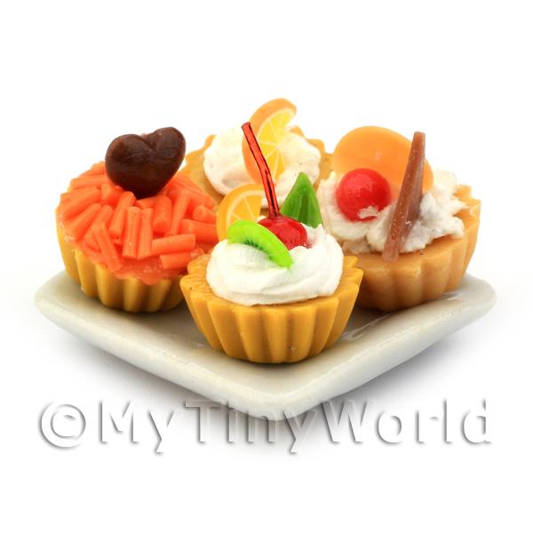 1/12 Scale Dolls House Miniatures  | 4 Mixed Fancy Dolls House Miniature Tarts On A Ceramic Plate