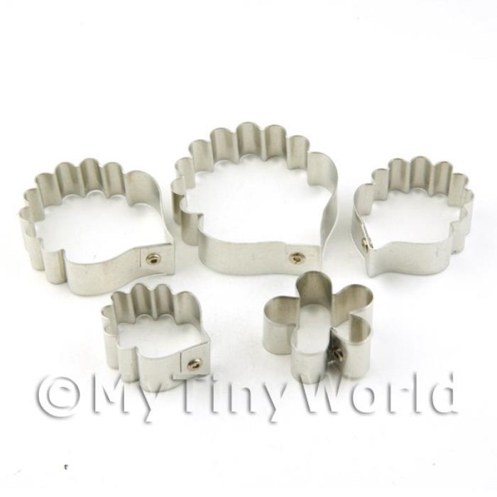 Set of 5 Assorted Size Metal Strawberry Craft Cutters