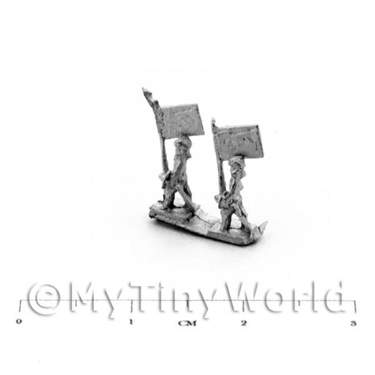 2 Dolls House Miniature Unpainted Metal Mahdist Flagbearers
