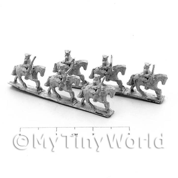 6 Dolls House Metal Marlburian British Light Cavalry